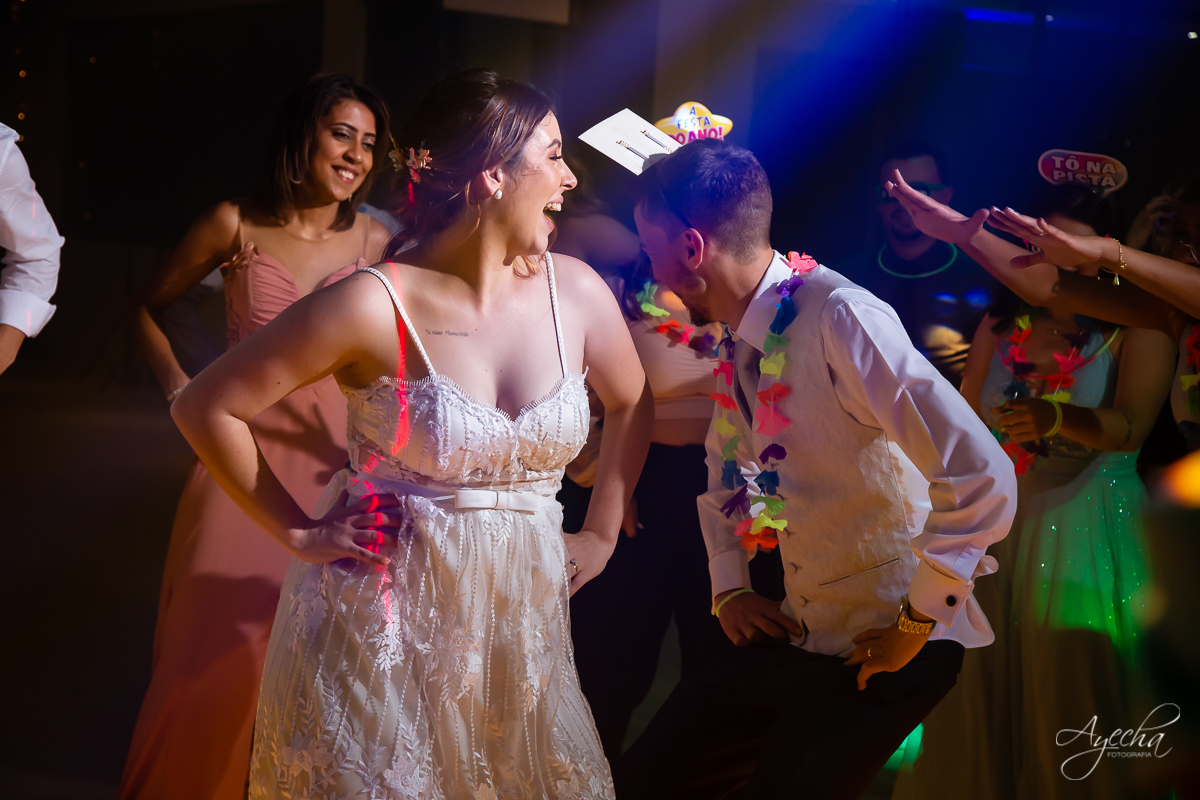 making of noivo curitiba; casamento curitiba; casamento santuário sagrado coração; casamento salão acqua eventos; fotografo de casamento curitiba; vestido de noiva curitiba; london noivas; maquiagem de noiva; carro da noiva; dança dos noivos curitiba; 