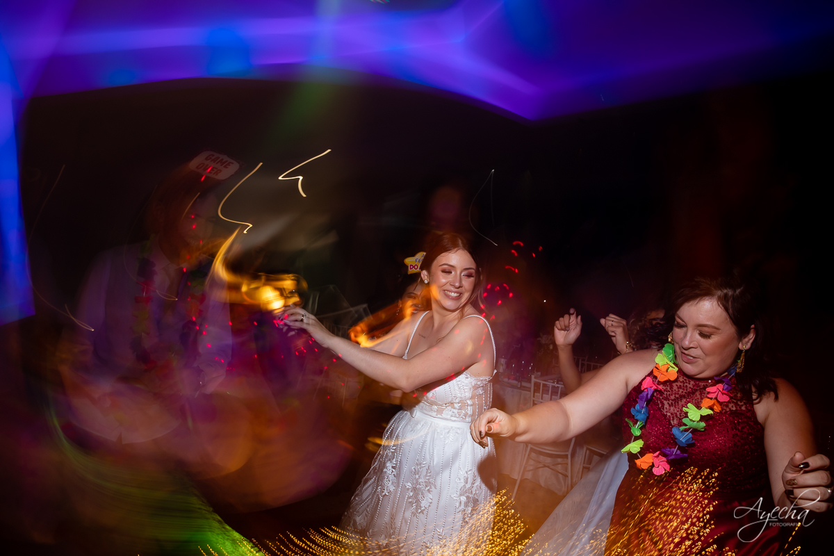 making of noivo curitiba; casamento curitiba; casamento santuário sagrado coração; casamento salão acqua eventos; fotografo de casamento curitiba; vestido de noiva curitiba; london noivas; maquiagem de noiva; carro da noiva; dança dos noivos curitiba; 