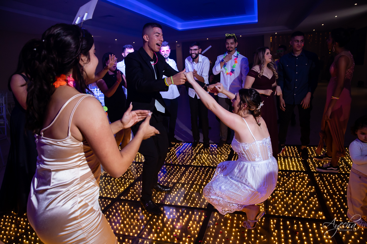 making of noivo curitiba; casamento curitiba; casamento santuário sagrado coração; casamento salão acqua eventos; fotografo de casamento curitiba; vestido de noiva curitiba; london noivas; maquiagem de noiva; carro da noiva; dança dos noivos curitiba; 