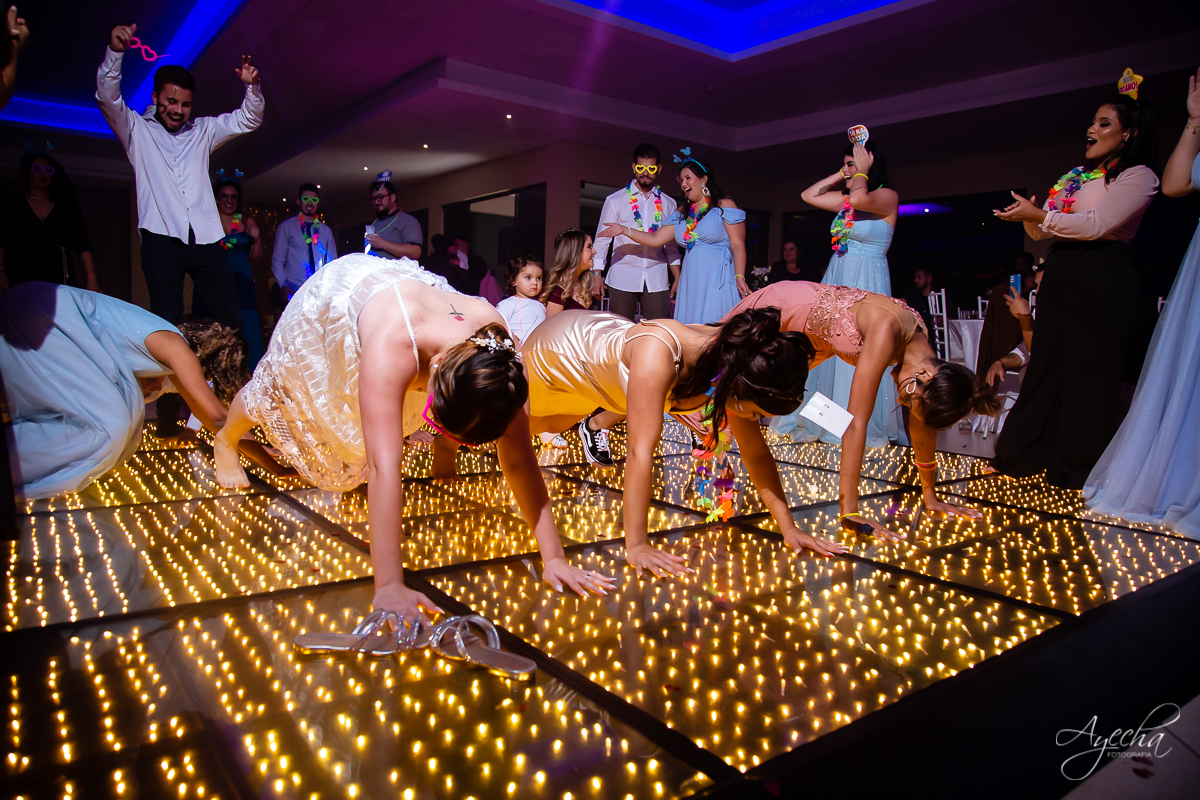 making of noivo curitiba; casamento curitiba; casamento santuário sagrado coração; casamento salão acqua eventos; fotografo de casamento curitiba; vestido de noiva curitiba; london noivas; maquiagem de noiva; carro da noiva; dança dos noivos curitiba; 