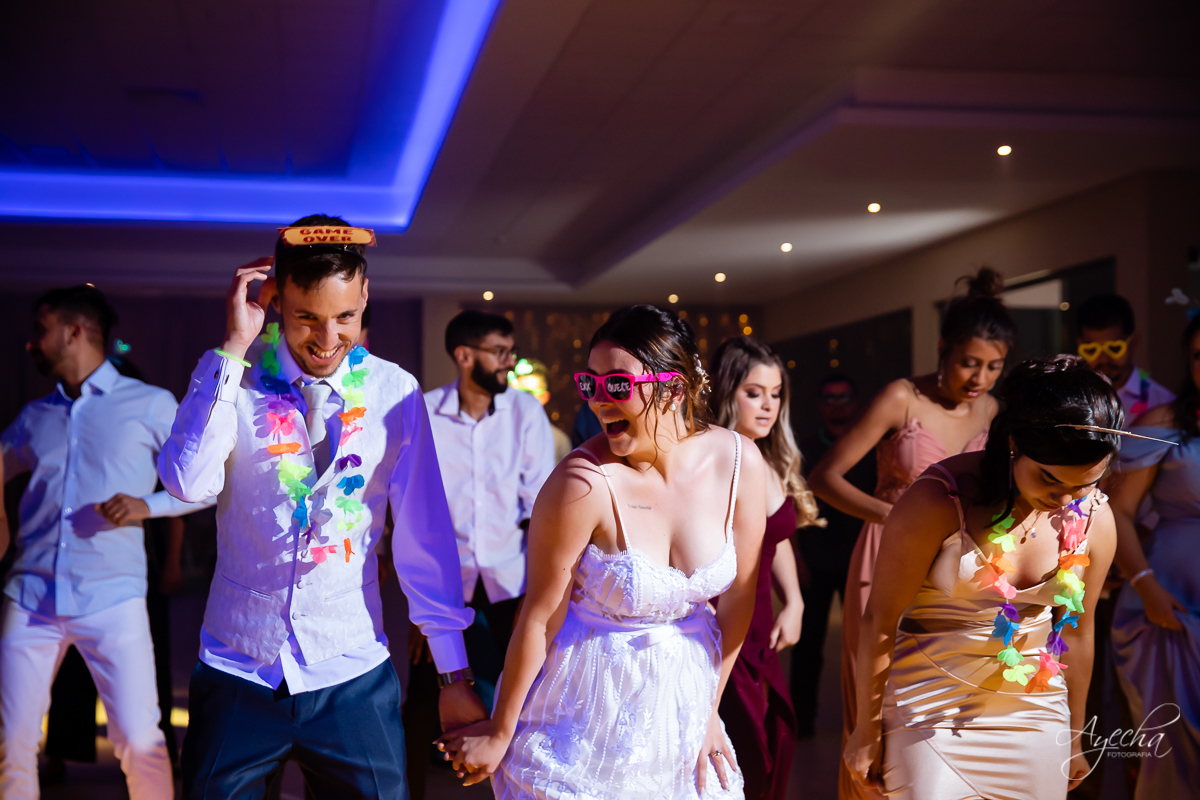 making of noivo curitiba; casamento curitiba; casamento santuário sagrado coração; casamento salão acqua eventos; fotografo de casamento curitiba; vestido de noiva curitiba; london noivas; maquiagem de noiva; carro da noiva; dança dos noivos curitiba; 