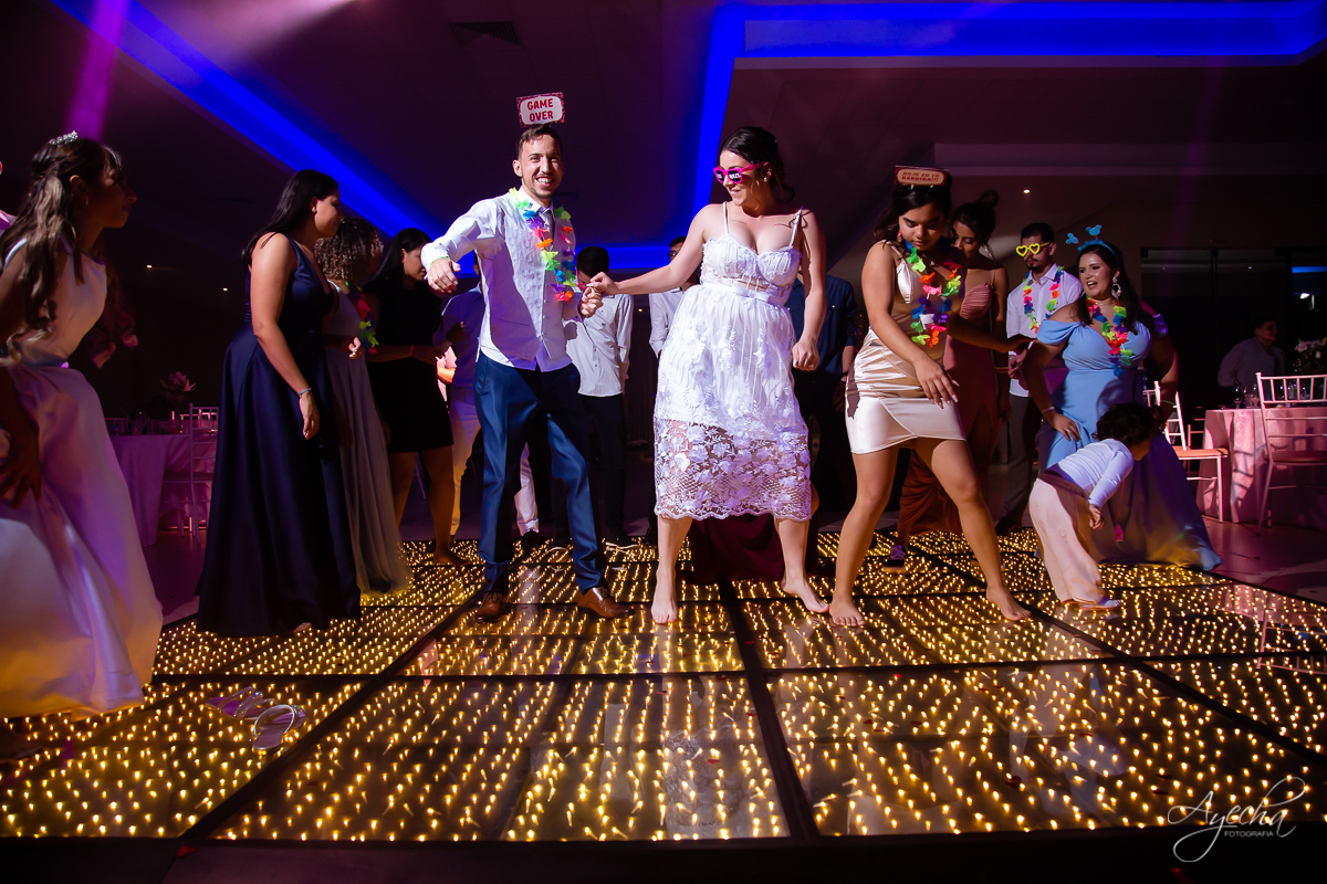 making of noivo curitiba; casamento curitiba; casamento santuário sagrado coração; casamento salão acqua eventos; fotografo de casamento curitiba; vestido de noiva curitiba; london noivas; maquiagem de noiva; carro da noiva; dança dos noivos curitiba; 