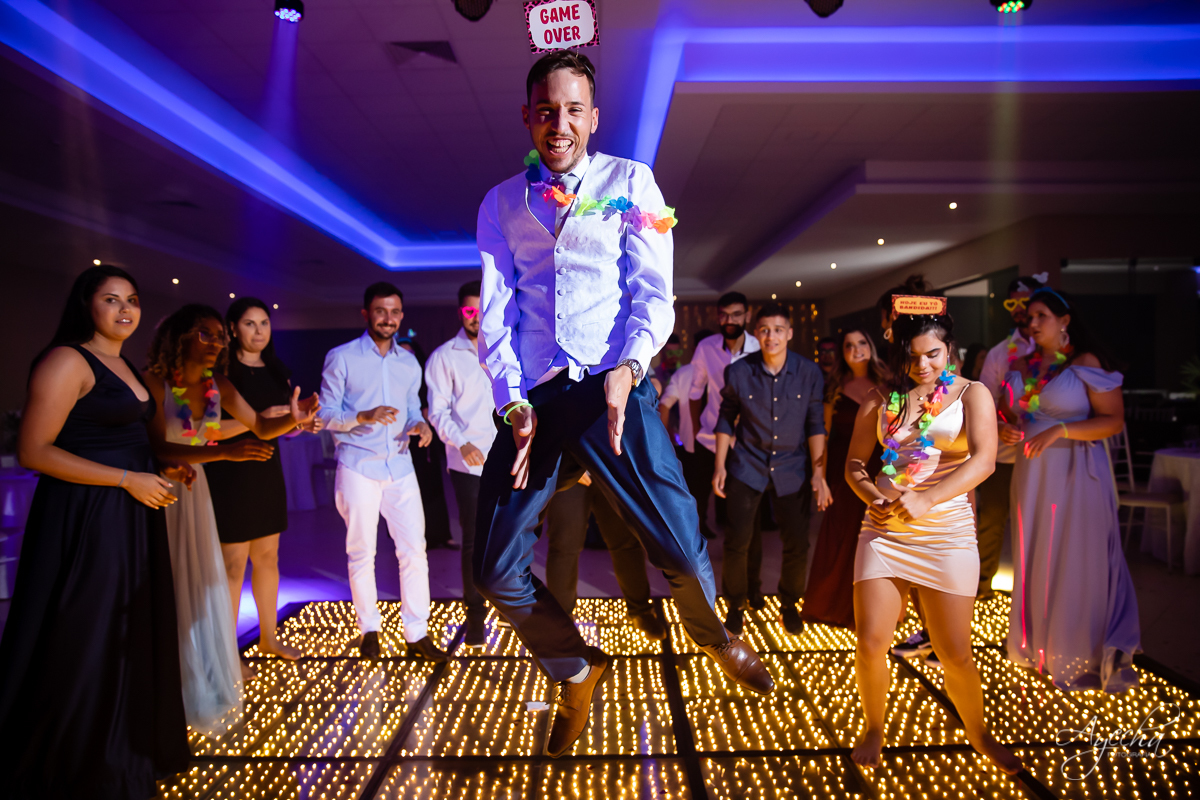 making of noivo curitiba; casamento curitiba; casamento santuário sagrado coração; casamento salão acqua eventos; fotografo de casamento curitiba; vestido de noiva curitiba; london noivas; maquiagem de noiva; carro da noiva; dança dos noivos curitiba; 