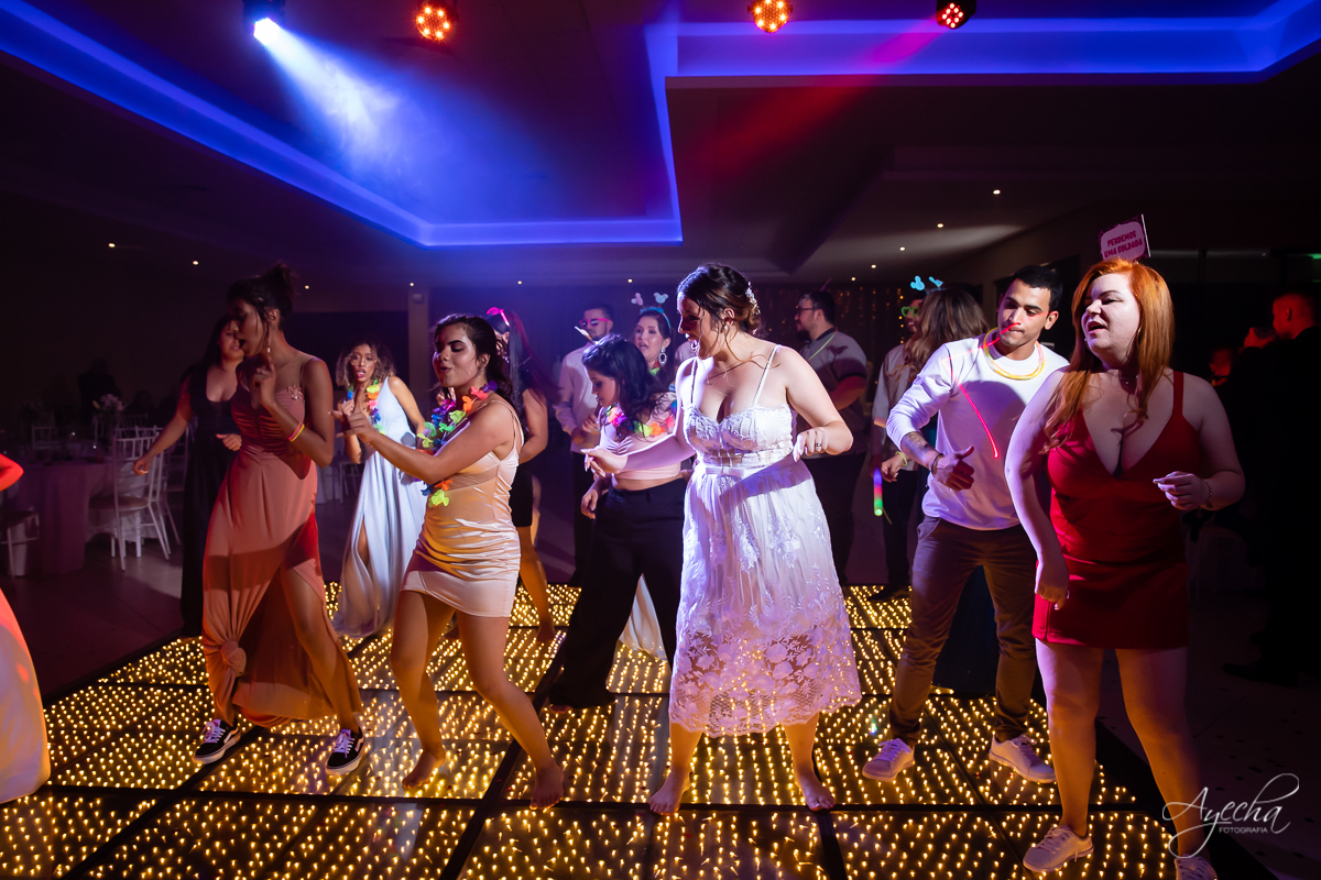 making of noivo curitiba; casamento curitiba; casamento santuário sagrado coração; casamento salão acqua eventos; fotografo de casamento curitiba; vestido de noiva curitiba; london noivas; maquiagem de noiva; carro da noiva; dança dos noivos curitiba; 