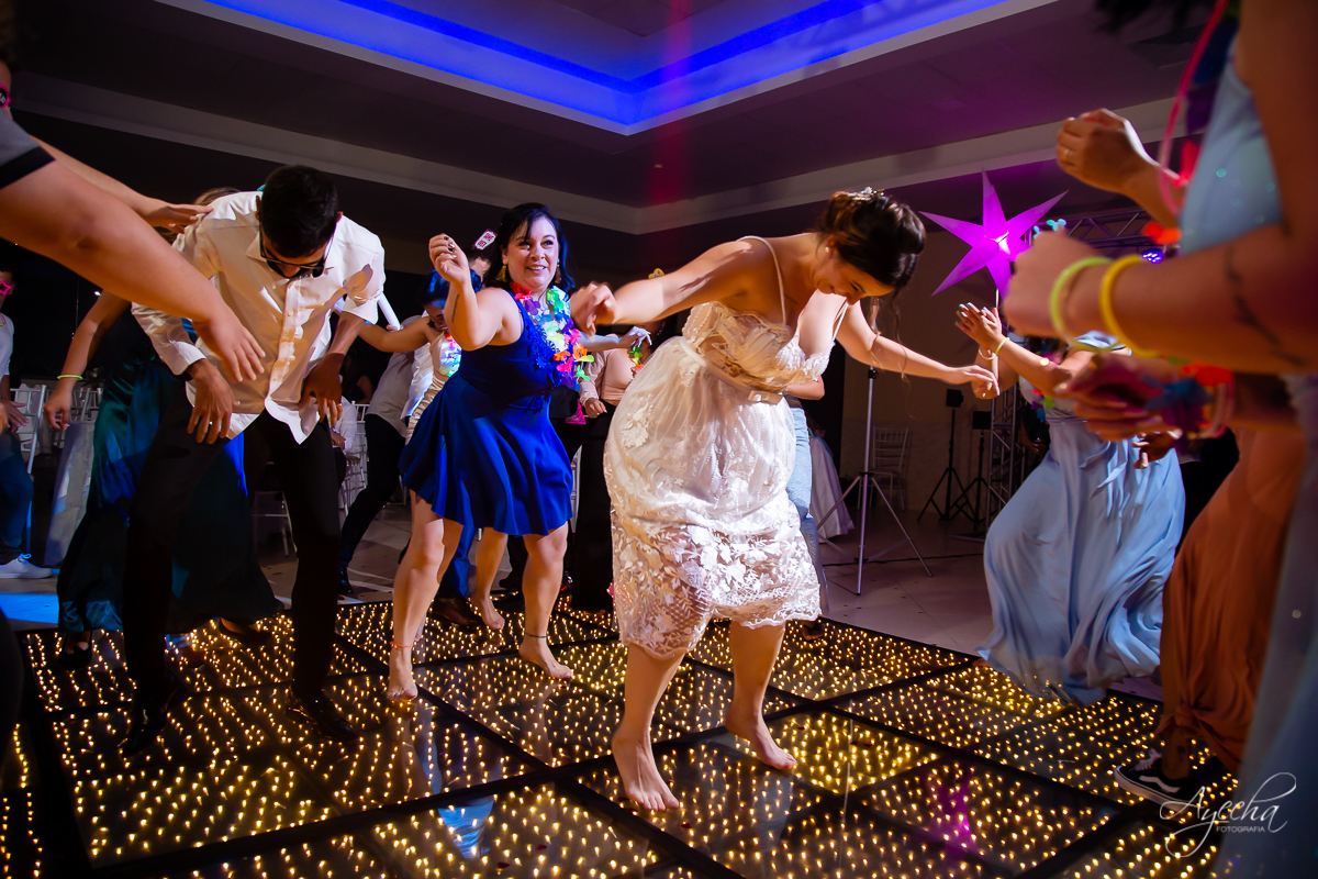 making of noivo curitiba; casamento curitiba; casamento santuário sagrado coração; casamento salão acqua eventos; fotografo de casamento curitiba; vestido de noiva curitiba; london noivas; maquiagem de noiva; carro da noiva; dança dos noivos curitiba; 