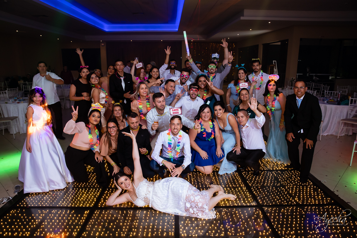 making of noivo curitiba; casamento curitiba; casamento santuário sagrado coração; casamento salão acqua eventos; fotografo de casamento curitiba; vestido de noiva curitiba; london noivas; maquiagem de noiva; carro da noiva; dança dos noivos curitiba; 