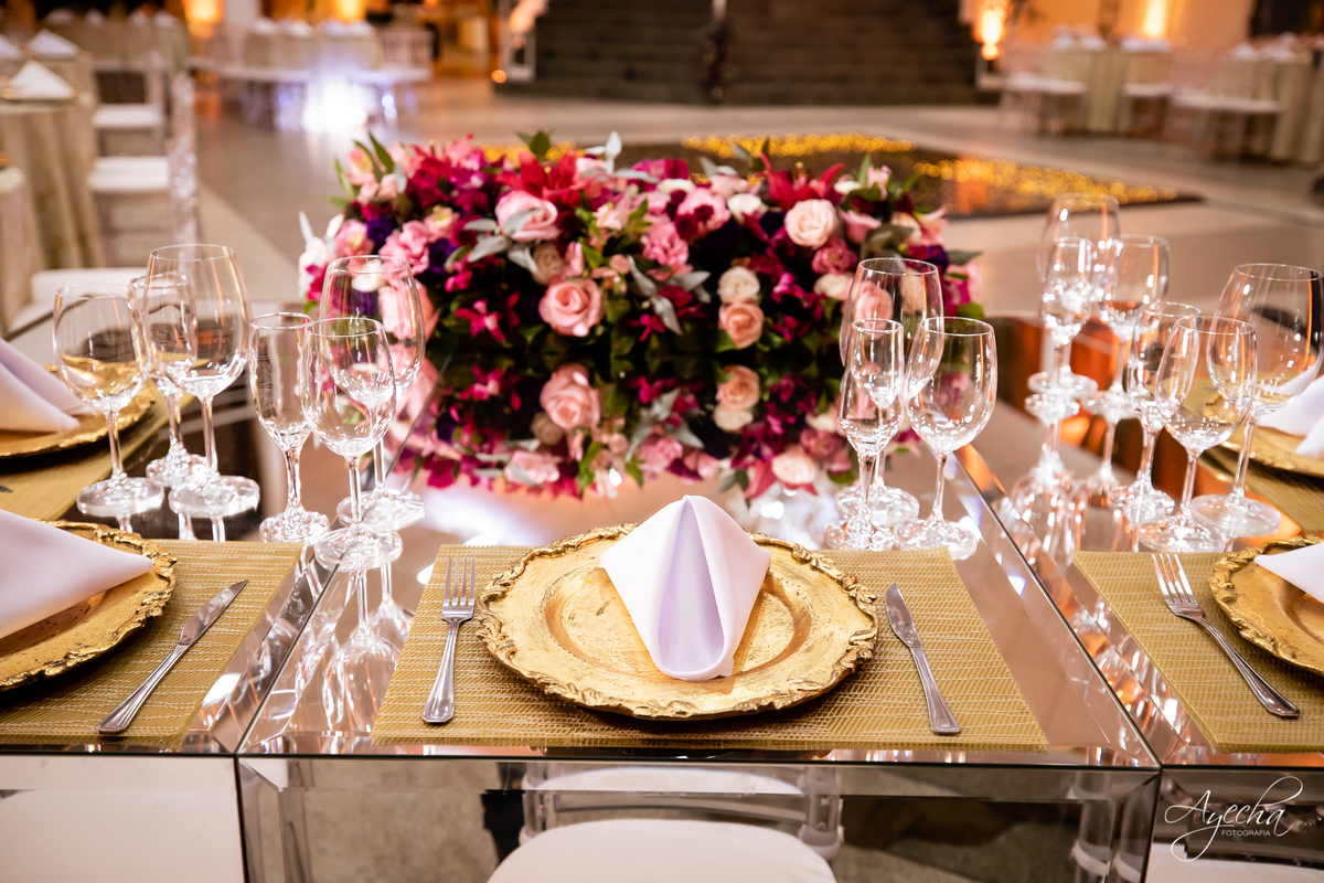 15 anos Curotoba; Cerezzo Eventos; Debutante Curitiba; Festa de debutante; festa de 15 anos; cerimonial curitiba; fotógrafo de 15 anos; fotógrafo de debutante; 15 anos piraquara; 15 anos são josé dos pinhais; vestido de debutante; idéias 15 anos