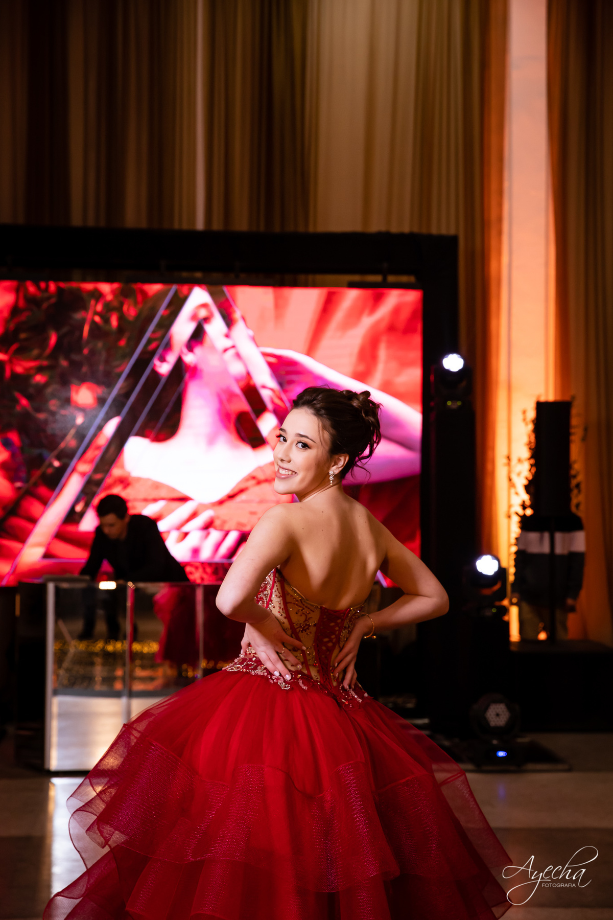 15 anos Curotoba; Cerezzo Eventos; Debutante Curitiba; Festa de debutante; festa de 15 anos; cerimonial curitiba; fotógrafo de 15 anos; fotógrafo de debutante; 15 anos piraquara; 15 anos são josé dos pinhais; vestido de debutante; idéias 15 anos