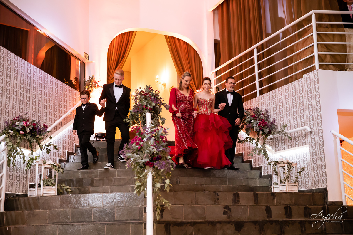 15 anos Curotoba; Cerezzo Eventos; Debutante Curitiba; Festa de debutante; festa de 15 anos; cerimonial curitiba; fotógrafo de 15 anos; fotógrafo de debutante; 15 anos piraquara; 15 anos são josé dos pinhais; vestido de debutante; idéias 15 anos