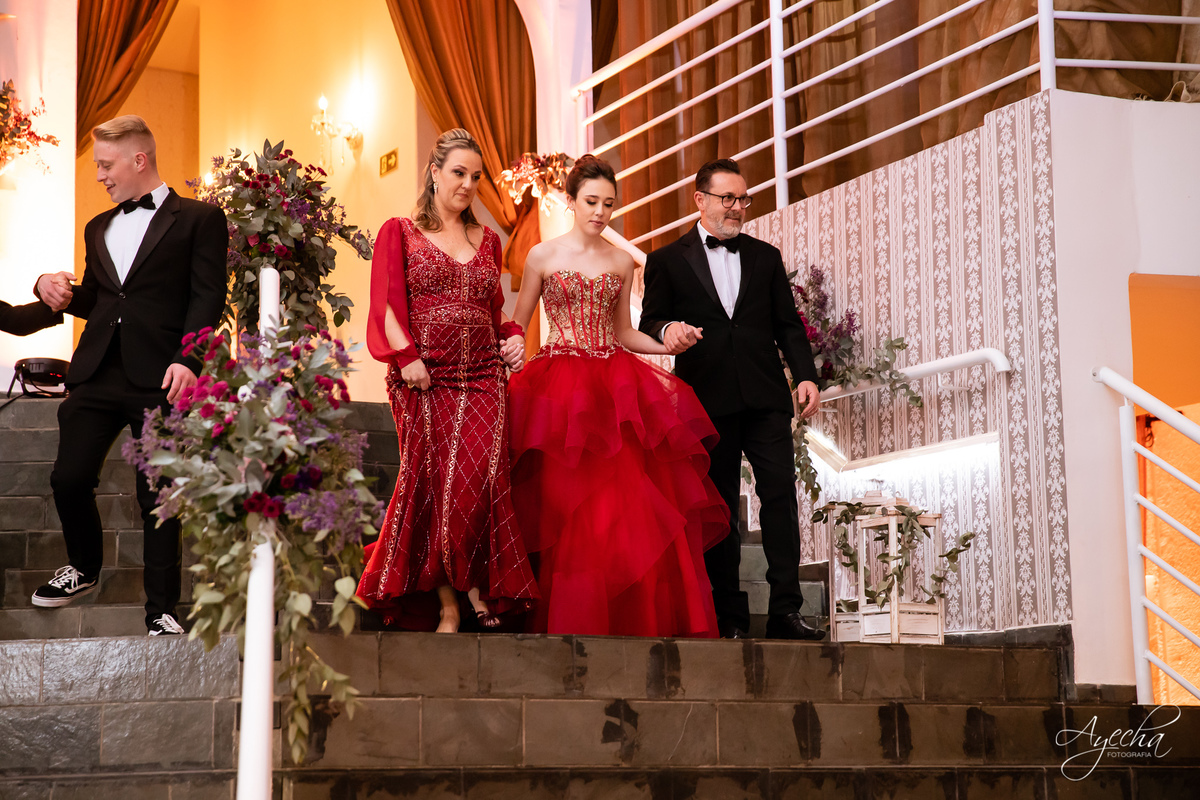 15 anos Curotoba; Cerezzo Eventos; Debutante Curitiba; Festa de debutante; festa de 15 anos; cerimonial curitiba; fotógrafo de 15 anos; fotógrafo de debutante; 15 anos piraquara; 15 anos são josé dos pinhais; vestido de debutante; idéias 15 anos