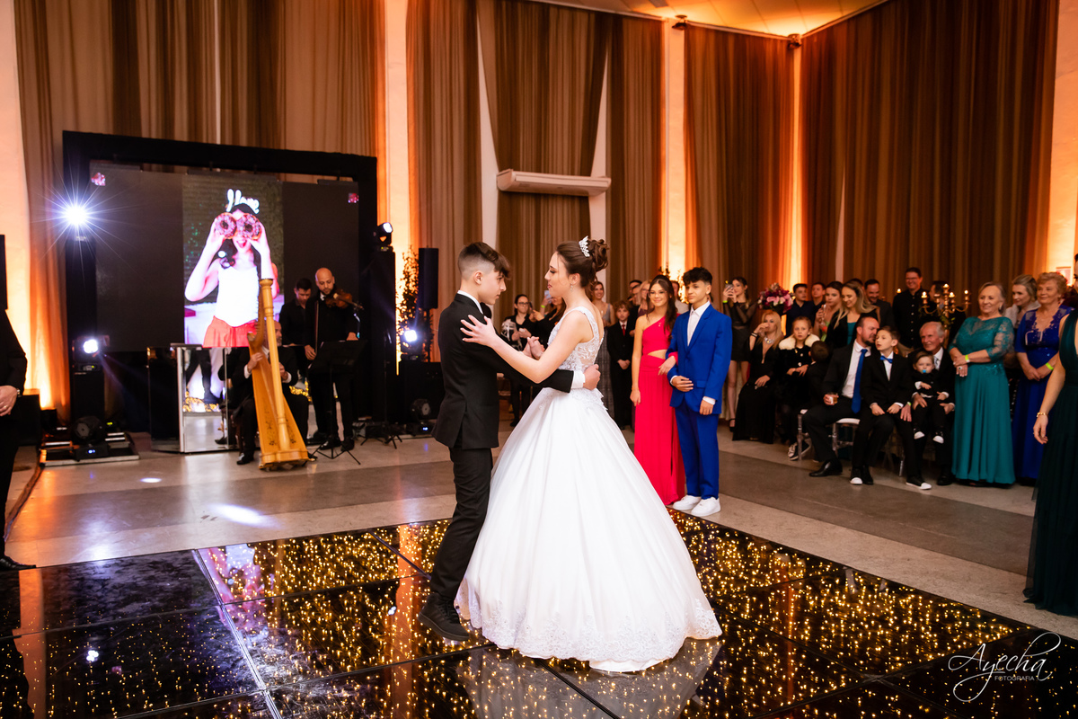 15 anos Curotoba; Cerezzo Eventos; Debutante Curitiba; Festa de debutante; festa de 15 anos; cerimonial curitiba; fotógrafo de 15 anos; fotógrafo de debutante; 15 anos piraquara; 15 anos são josé dos pinhais; vestido de debutante; idéias 15 anos