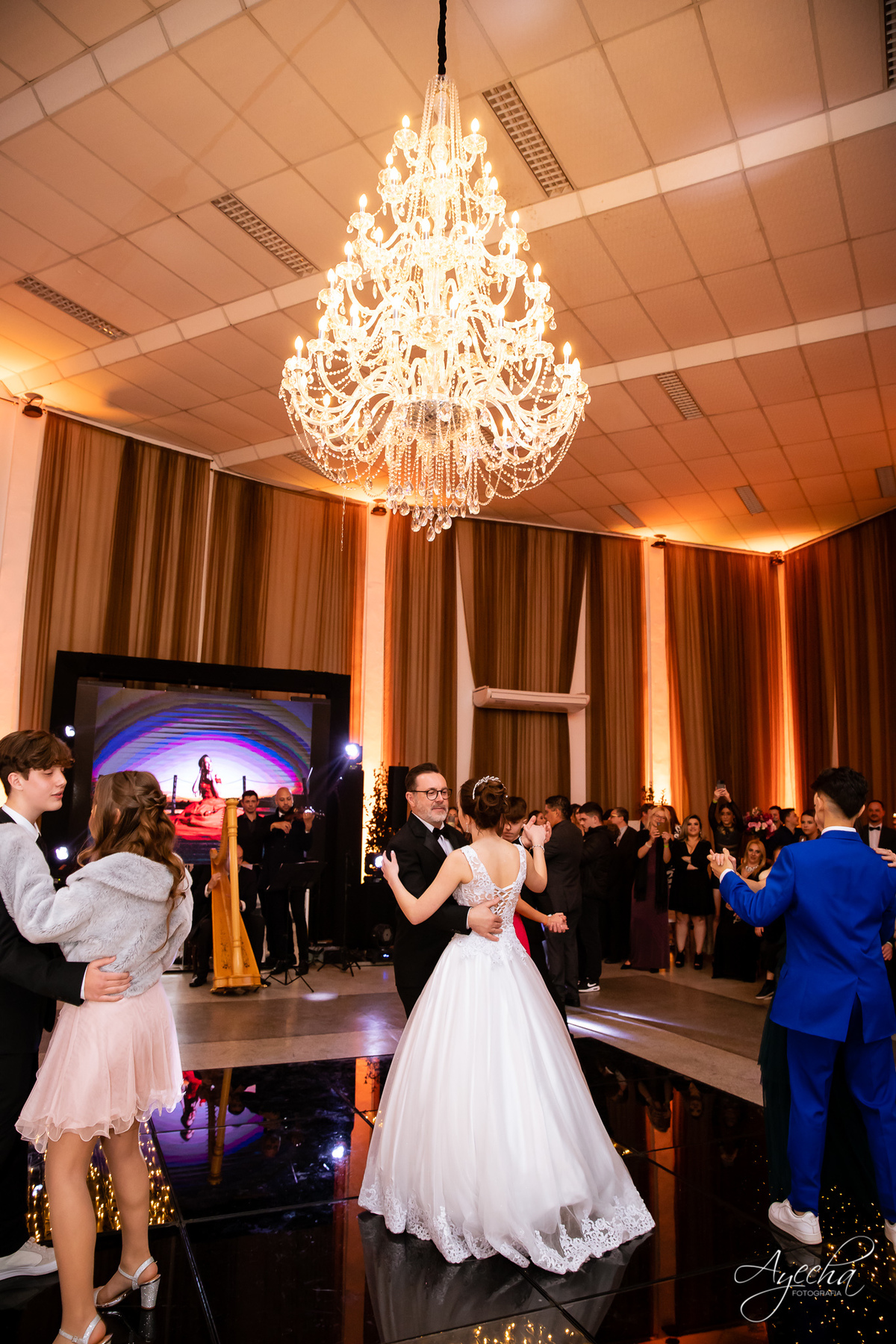 15 anos Curotoba; Cerezzo Eventos; Debutante Curitiba; Festa de debutante; festa de 15 anos; cerimonial curitiba; fotógrafo de 15 anos; fotógrafo de debutante; 15 anos piraquara; 15 anos são josé dos pinhais; vestido de debutante; idéias 15 anos