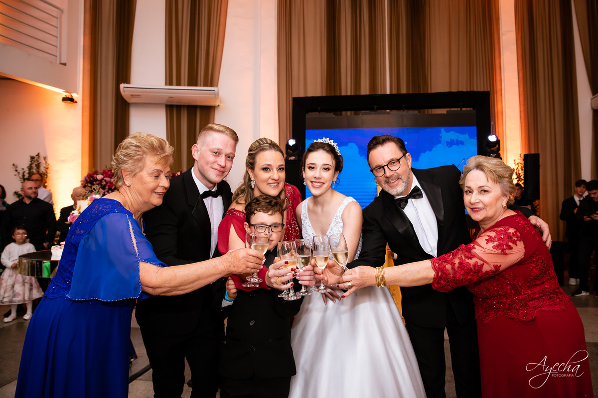 15 anos Curotoba; Cerezzo Eventos; Debutante Curitiba; Festa de debutante; festa de 15 anos; cerimonial curitiba; fotógrafo de 15 anos; fotógrafo de debutante; 15 anos piraquara; 15 anos são josé dos pinhais; vestido de debutante; idéias 15 anos