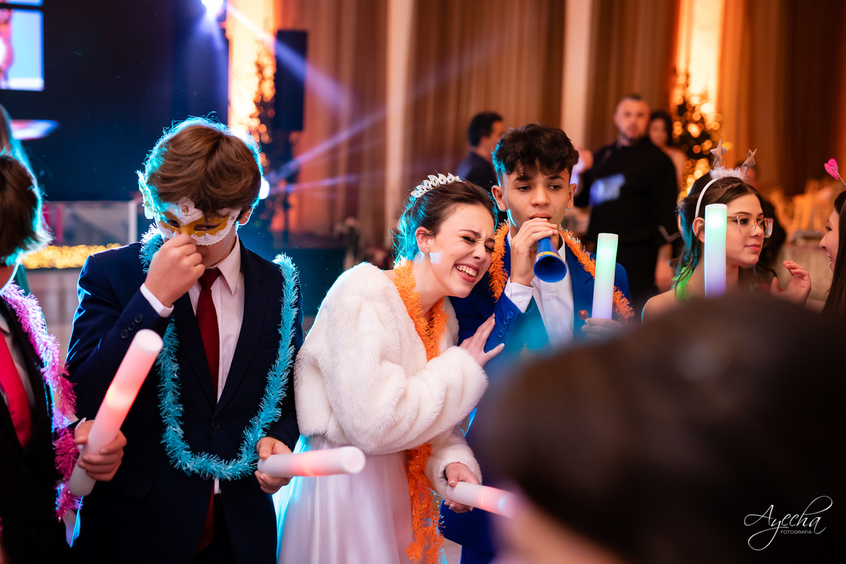 15 anos Curotoba; Cerezzo Eventos; Debutante Curitiba; Festa de debutante; festa de 15 anos; cerimonial curitiba; fotógrafo de 15 anos; fotógrafo de debutante; 15 anos piraquara; 15 anos são josé dos pinhais; vestido de debutante; idéias 15 anos