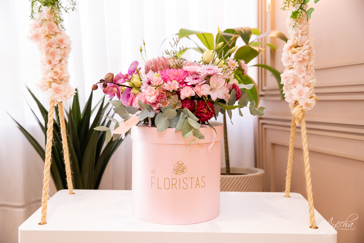 Making of noiva Curitiba; Melissa Campano, Bouquet de Noiva Curitiba; As Floristas Bouquet; Selma Dy Carvalho; Bella Vista Eventos; Casamento Curitiba; Fotógrafo Casamento Curitiba; Debutante Curitiba; Maquiagem Noiva; Vestido Noiva; 