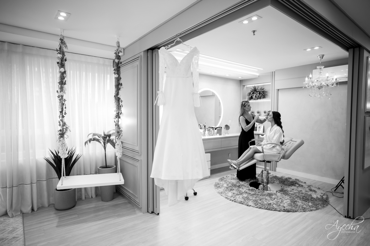 Making of noiva Curitiba; Melissa Campano, Bouquet de Noiva Curitiba; As Floristas Bouquet; Selma Dy Carvalho; Bella Vista Eventos; Casamento Curitiba; Fotógrafo Casamento Curitiba; Debutante Curitiba; Maquiagem Noiva; Vestido Noiva; 