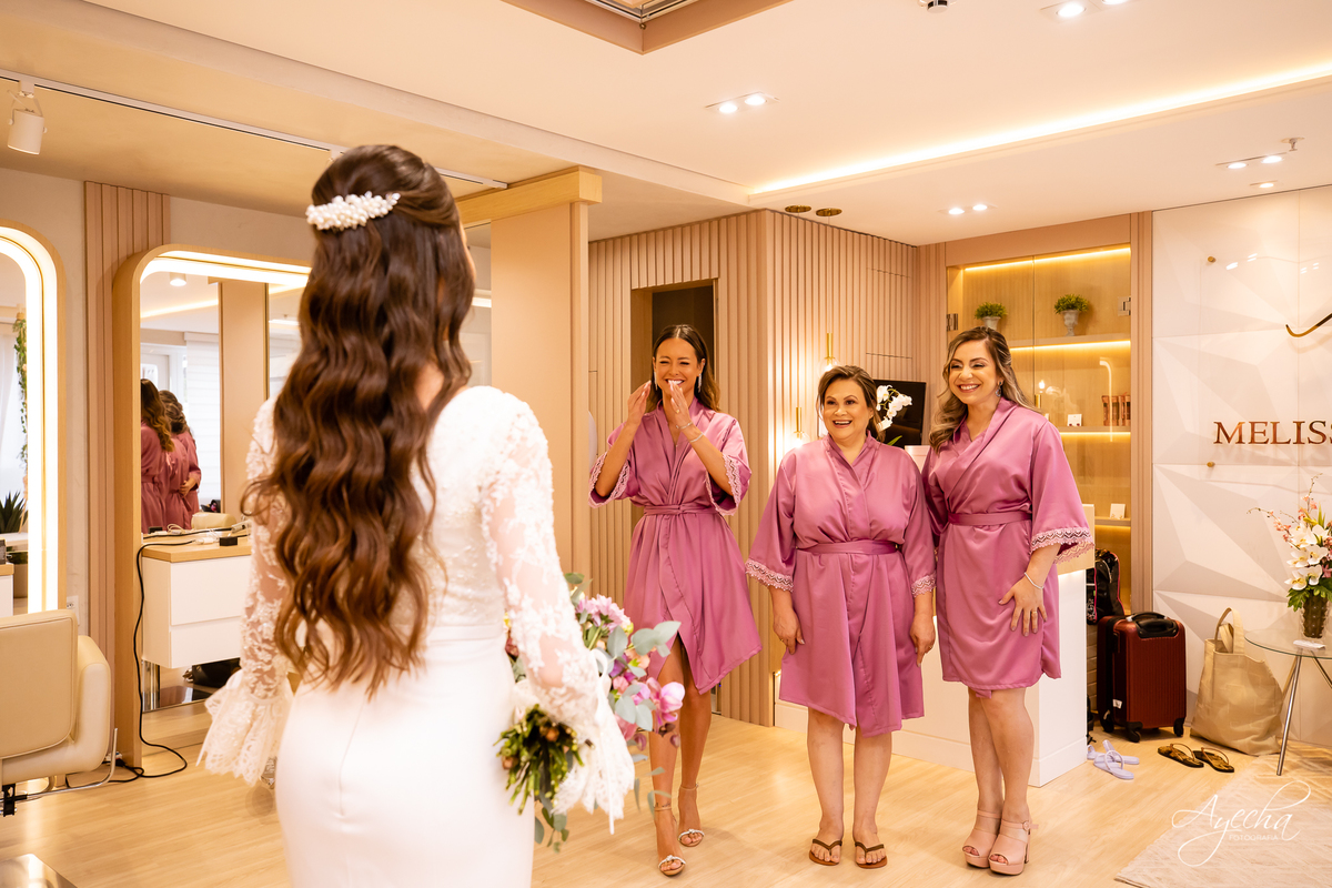 Making of noiva Curitiba; Melissa Campano, Bouquet de Noiva Curitiba; As Floristas Bouquet; Selma Dy Carvalho; Bella Vista Eventos; Casamento Curitiba; Fotógrafo Casamento Curitiba; Debutante Curitiba; Maquiagem Noiva; Vestido Noiva; 