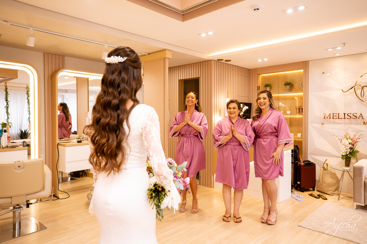 Making of noiva Curitiba; Melissa Campano, Bouquet de Noiva Curitiba; As Floristas Bouquet; Selma Dy Carvalho; Bella Vista Eventos; Casamento Curitiba; Fotógrafo Casamento Curitiba; Debutante Curitiba; Maquiagem Noiva; Vestido Noiva; 