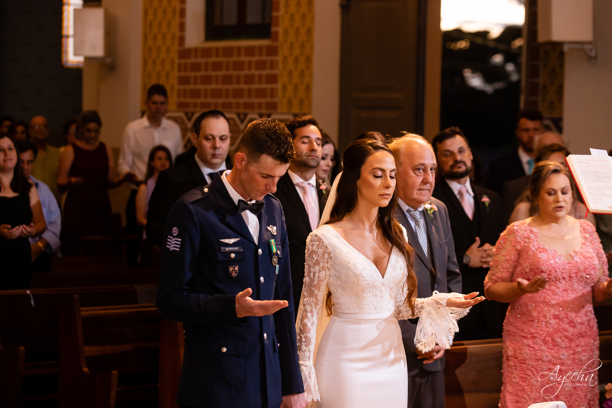 Making of noiva Curitiba; Melissa Campano, Bouquet de Noiva Curitiba; As Floristas Bouquet; Selma Dy Carvalho; Bella Vista Eventos; Casamento Curitiba; Fotógrafo Casamento Curitiba; Debutante Curitiba; Maquiagem Noiva; Vestido Noiva; 