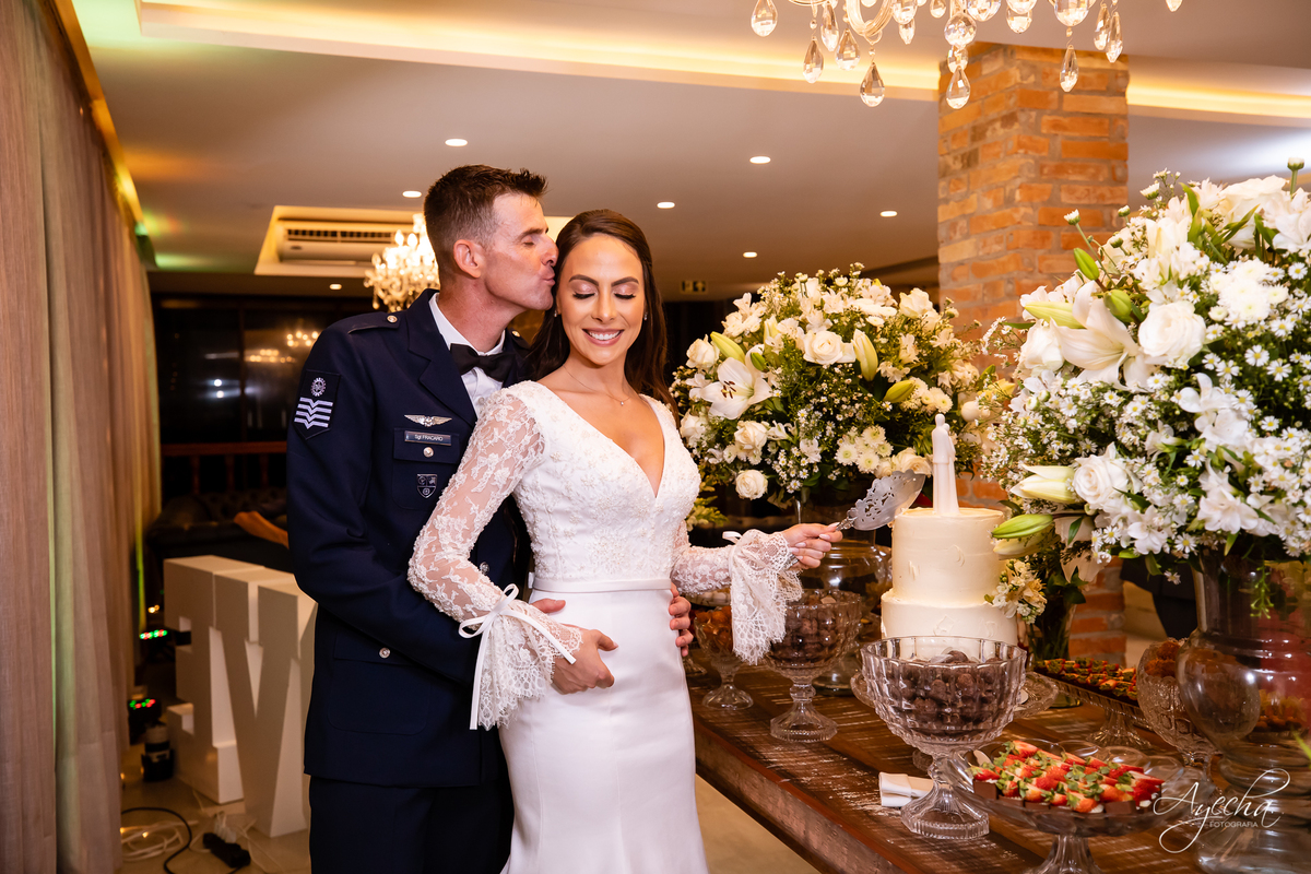 Making of noiva Curitiba; Melissa Campano, Bouquet de Noiva Curitiba; As Floristas Bouquet; Selma Dy Carvalho; Bella Vista Eventos; Casamento Curitiba; Fotógrafo Casamento Curitiba; Debutante Curitiba; Maquiagem Noiva; Vestido Noiva; 