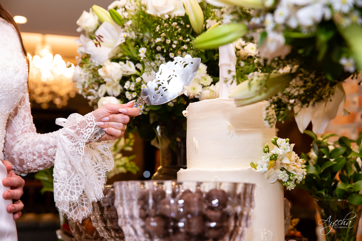 Making of noiva Curitiba; Melissa Campano, Bouquet de Noiva Curitiba; As Floristas Bouquet; Selma Dy Carvalho; Bella Vista Eventos; Casamento Curitiba; Fotógrafo Casamento Curitiba; Debutante Curitiba; Maquiagem Noiva; Vestido Noiva; 