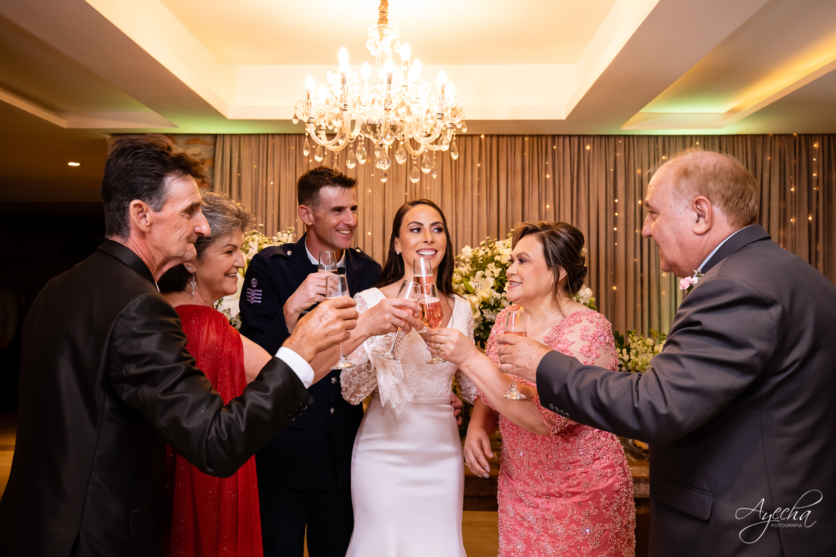 Making of noiva Curitiba; Melissa Campano, Bouquet de Noiva Curitiba; As Floristas Bouquet; Selma Dy Carvalho; Bella Vista Eventos; Casamento Curitiba; Fotógrafo Casamento Curitiba; Debutante Curitiba; Maquiagem Noiva; Vestido Noiva; 