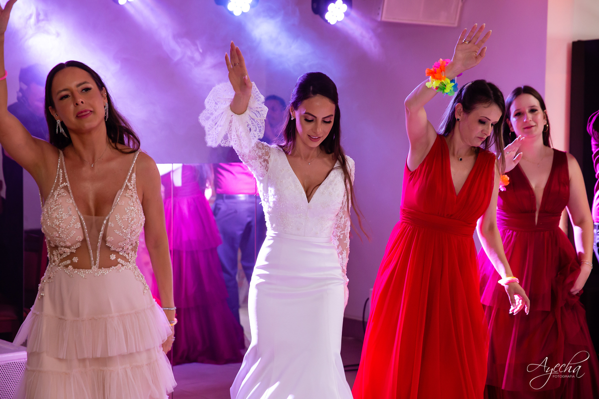 Making of noiva Curitiba; Melissa Campano, Bouquet de Noiva Curitiba; As Floristas Bouquet; Selma Dy Carvalho; Bella Vista Eventos; Casamento Curitiba; Fotógrafo Casamento Curitiba; Debutante Curitiba; Maquiagem Noiva; Vestido Noiva; 