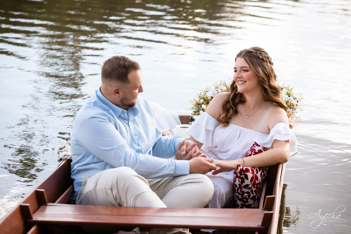 Chácara Sentinela; pre wedding Curitiba; ensaio de casal curitiba; casamentos curitiba; ensaio chácara; inspiração ensaio de casal; piraquara; pinhais; colombo; ensaio de família; ensaio com cachorros; barquinho; cavalo; debutantes; 15 anos curitiba;