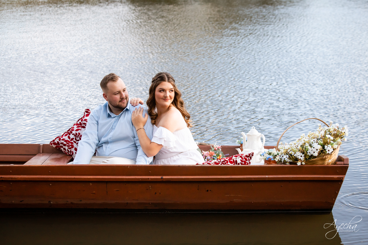 Chácara Sentinela; pre wedding Curitiba; ensaio de casal curitiba; casamentos curitiba; ensaio chácara; inspiração ensaio de casal; piraquara; pinhais; colombo; ensaio de família; ensaio com cachorros; barquinho; cavalo; debutantes; 15 anos curitiba;