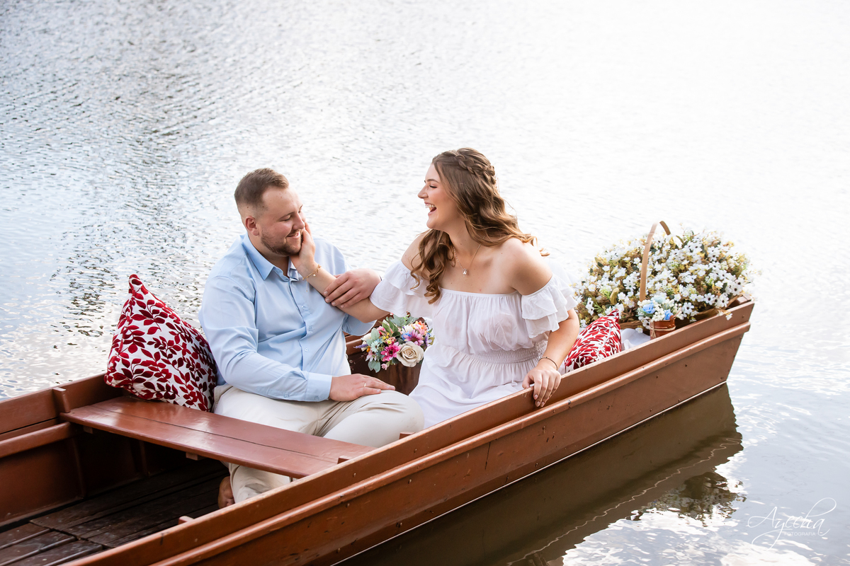 Chácara Sentinela; pre wedding Curitiba; ensaio de casal curitiba; casamentos curitiba; ensaio chácara; inspiração ensaio de casal; piraquara; pinhais; colombo; ensaio de família; ensaio com cachorros; barquinho; cavalo; debutantes; 15 anos curitiba;