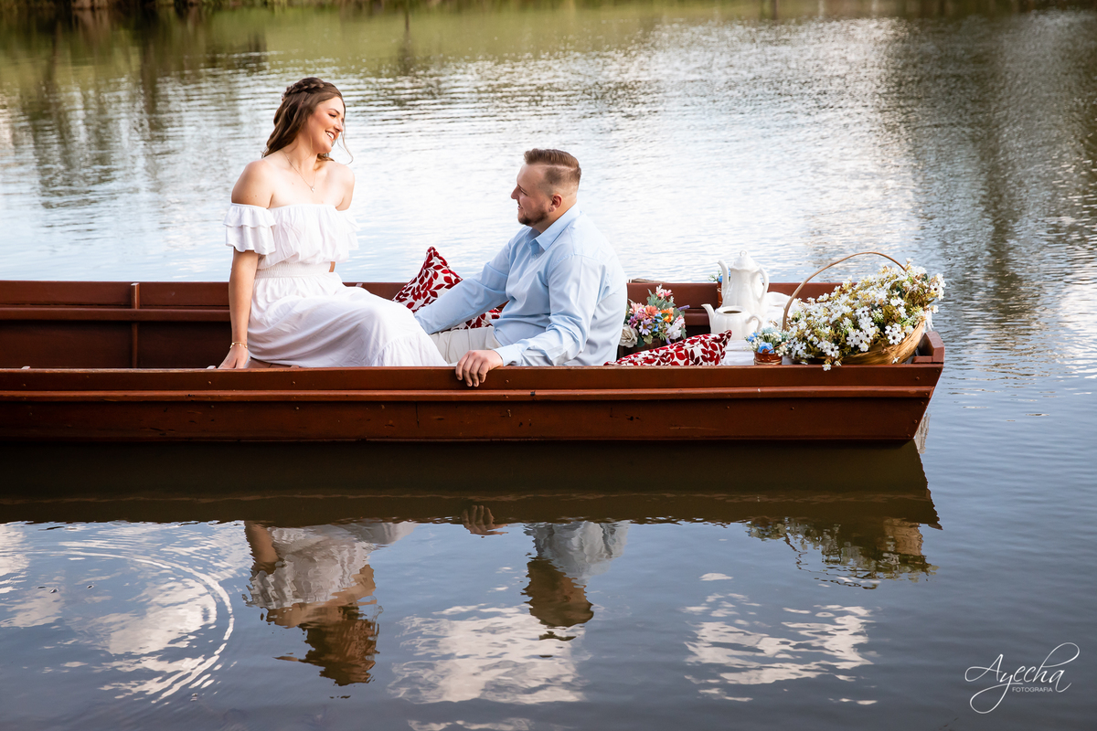 Chácara Sentinela; pre wedding Curitiba; ensaio de casal curitiba; casamentos curitiba; ensaio chácara; inspiração ensaio de casal; piraquara; pinhais; colombo; ensaio de família; ensaio com cachorros; barquinho; cavalo; debutantes; 15 anos curitiba;