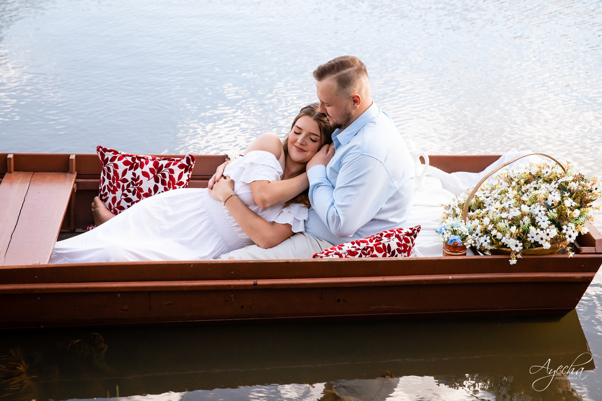 Chácara Sentinela; pre wedding Curitiba; ensaio de casal curitiba; casamentos curitiba; ensaio chácara; inspiração ensaio de casal; piraquara; pinhais; colombo; ensaio de família; ensaio com cachorros; barquinho; cavalo; debutantes; 15 anos curitiba;