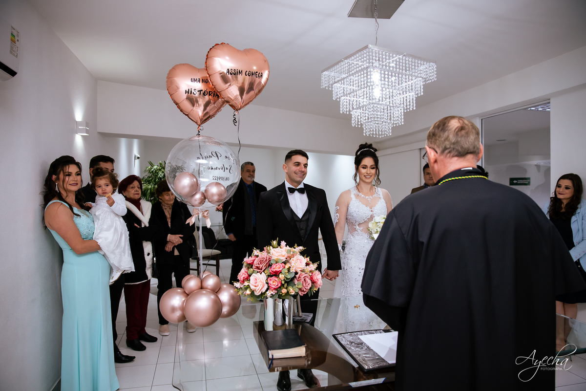 Casamento Civil Curitiba; Cartório do Portão; Mini recepção de casamento; Casamento intimista Curitiba; Fotografos de Casamento Curitiba Piraquara Pinhais São Jo´se dos Pinhais; Onde fazer meu casamento civil; vestido de noiva curitiba; ensaio de noivos; 