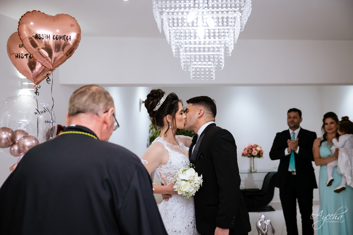 Casamento Civil Curitiba; Cartório do Portão; Mini recepção de casamento; Casamento intimista Curitiba; Fotografos de Casamento Curitiba Piraquara Pinhais São Jo´se dos Pinhais; Onde fazer meu casamento civil; vestido de noiva curitiba; ensaio de noivos; 