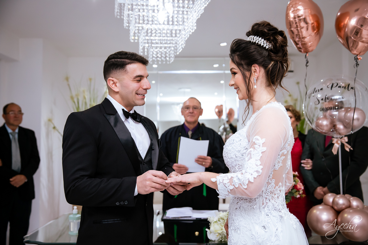 Casamento Civil Curitiba; Cartório do Portão; Mini recepção de casamento; Casamento intimista Curitiba; Fotografos de Casamento Curitiba Piraquara Pinhais São Jo´se dos Pinhais; Onde fazer meu casamento civil; vestido de noiva curitiba; ensaio de noivos; 