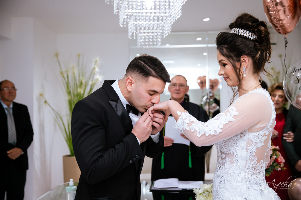 Casamento Civil Curitiba; Cartório do Portão; Mini recepção de casamento; Casamento intimista Curitiba; Fotografos de Casamento Curitiba Piraquara Pinhais São Jo´se dos Pinhais; Onde fazer meu casamento civil; vestido de noiva curitiba; ensaio de noivos; 