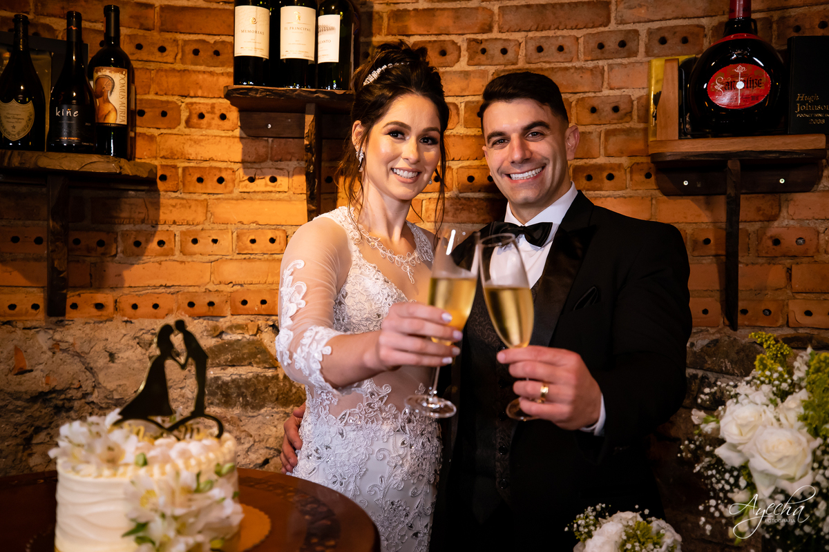 Casamento Civil Curitiba; Cartório do Portão; Mini recepção de casamento; Casamento intimista Curitiba; Fotografos de Casamento Curitiba Piraquara Pinhais São Jo´se dos Pinhais; Onde fazer meu casamento civil; vestido de noiva curitiba; ensaio de noivos; 
