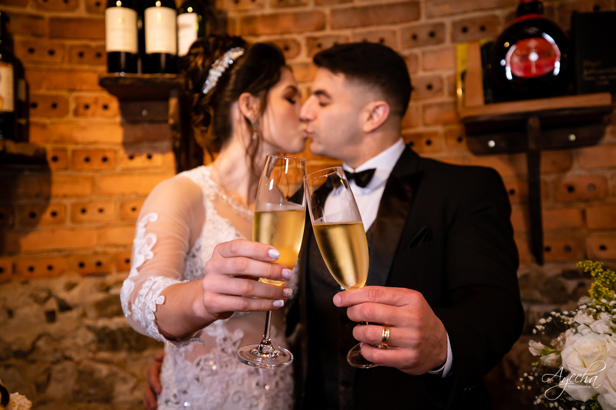 Casamento Civil Curitiba; Cartório do Portão; Mini recepção de casamento; Casamento intimista Curitiba; Fotografos de Casamento Curitiba Piraquara Pinhais São Jo´se dos Pinhais; Onde fazer meu casamento civil; vestido de noiva curitiba; ensaio de noivos; 