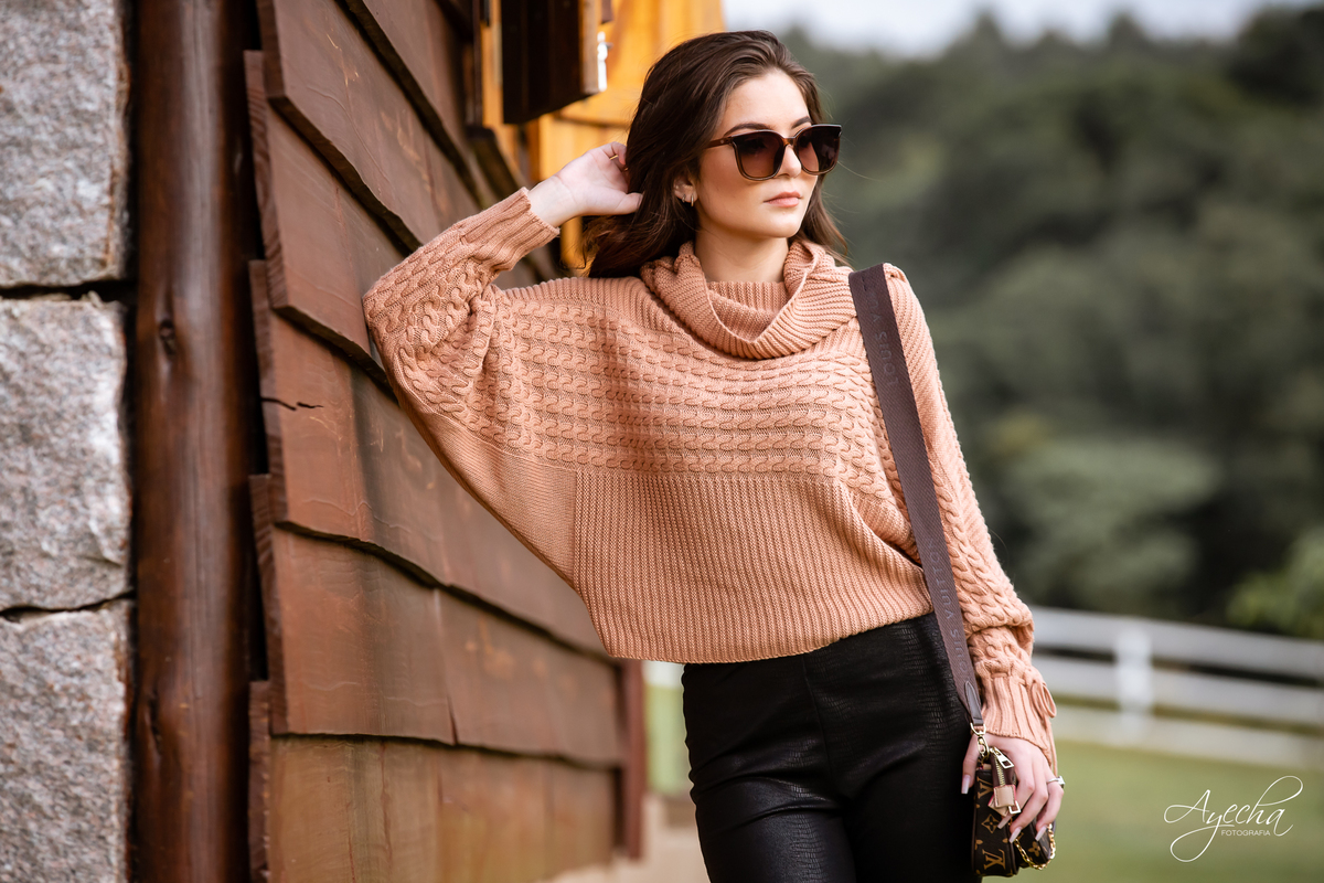 Chácara Sentinela; Ensaios em Curitiba, Ensaio com cavalo curitiba; lugar para fazer ensaio curitiba; fotografos curitiba; fotos celeiro; fotografos colombo; ensaio de debutante curitiba; 15 anos curitiba; book 15 anos curitiba; 