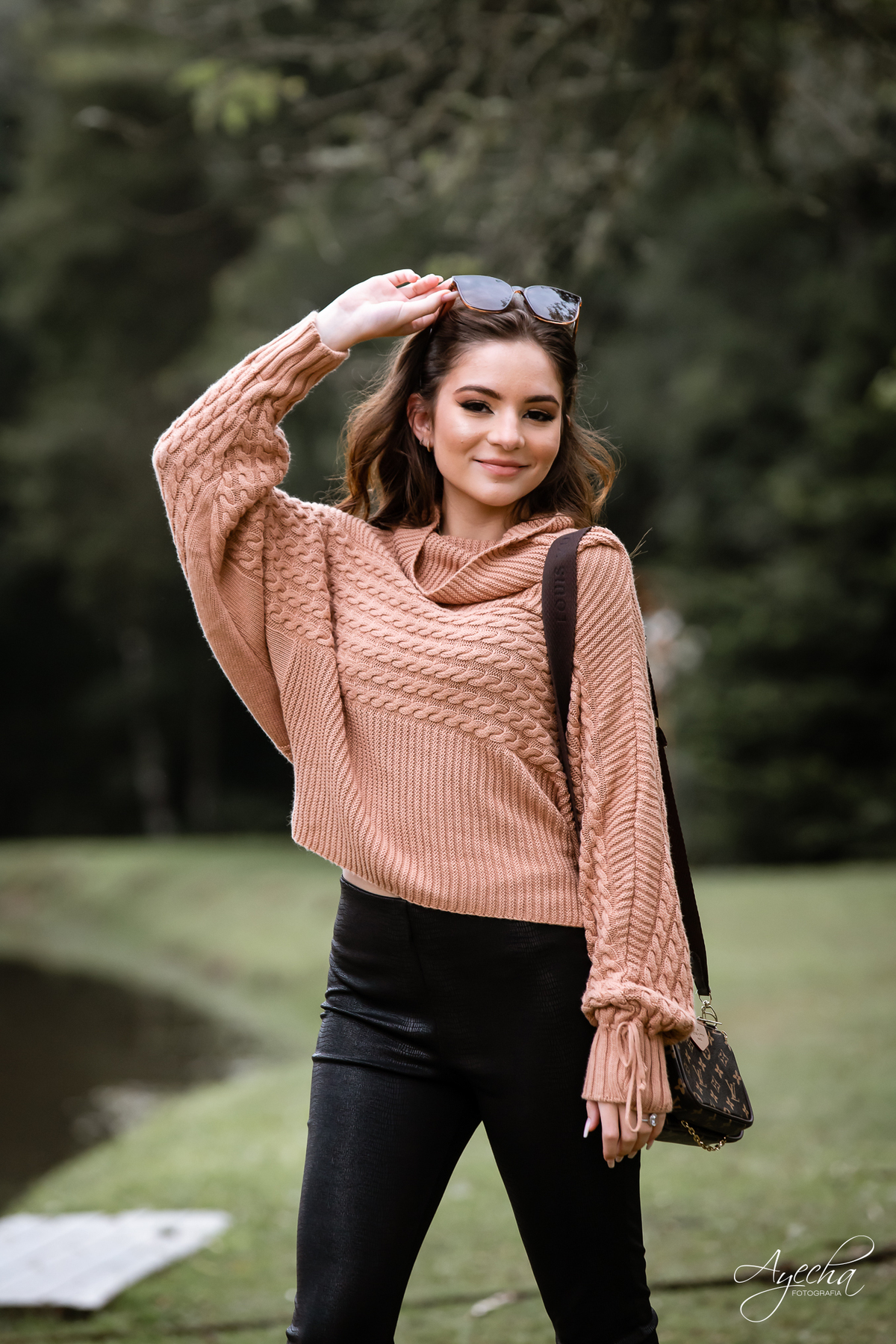 Chácara Sentinela; Ensaios em Curitiba, Ensaio com cavalo curitiba; lugar para fazer ensaio curitiba; fotografos curitiba; fotos celeiro; fotografos colombo; ensaio de debutante curitiba; 15 anos curitiba; book 15 anos curitiba; 