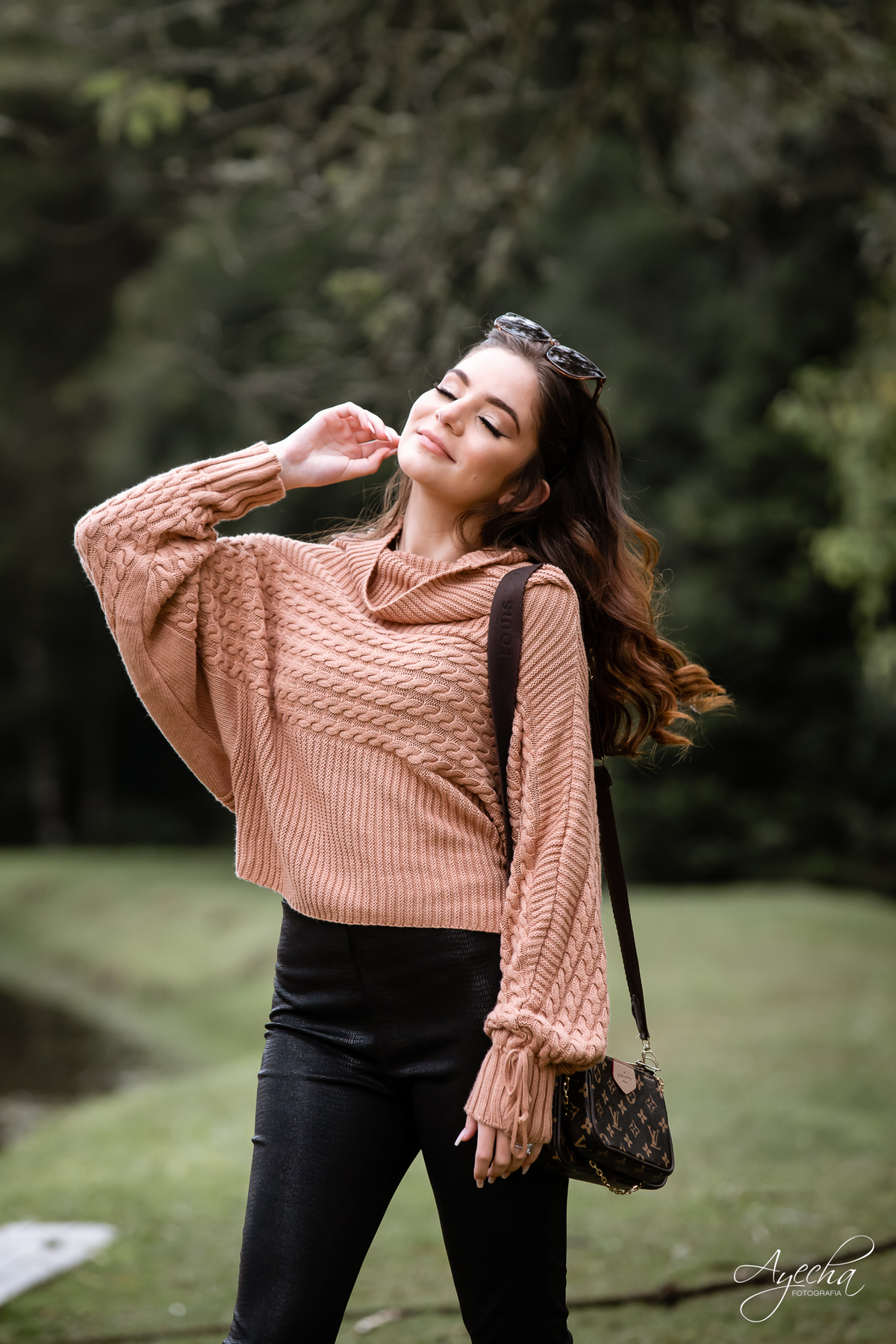 Chácara Sentinela; Ensaios em Curitiba, Ensaio com cavalo curitiba; lugar para fazer ensaio curitiba; fotografos curitiba; fotos celeiro; fotografos colombo; ensaio de debutante curitiba; 15 anos curitiba; book 15 anos curitiba; 