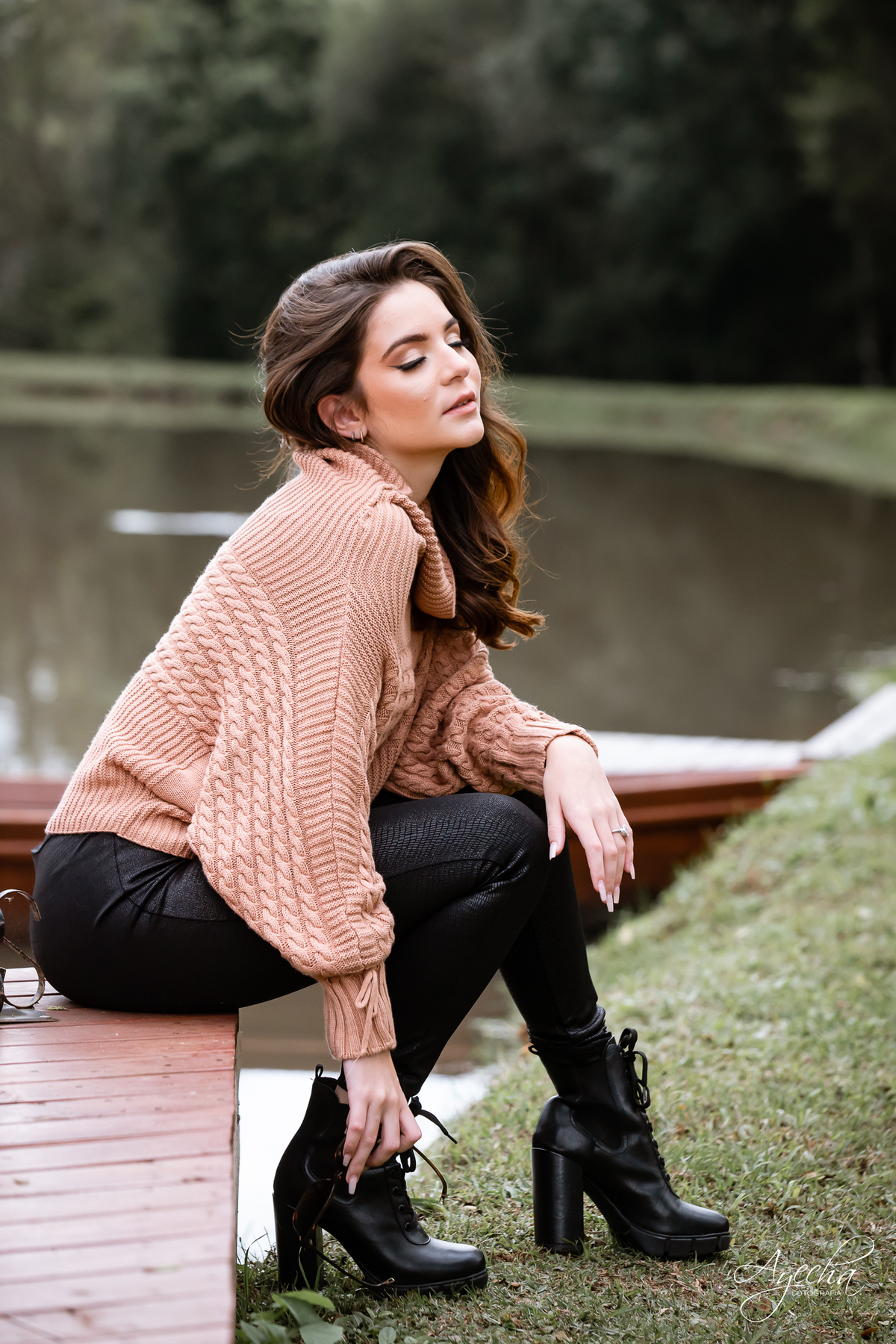 Chácara Sentinela; Ensaios em Curitiba, Ensaio com cavalo curitiba; lugar para fazer ensaio curitiba; fotografos curitiba; fotos celeiro; fotografos colombo; ensaio de debutante curitiba; 15 anos curitiba; book 15 anos curitiba; 