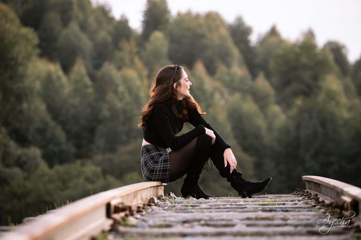 Chácara Sentinela; Ensaios em Curitiba, Ensaio com cavalo curitiba; lugar para fazer ensaio curitiba; fotos românticas; ensaio romântico; ensaio fashion; ensaio de debutante curitiba; 15 anos curitiba; book 15 anos curitiba; 