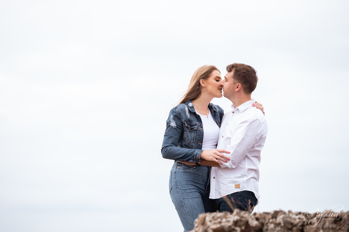 Ensaio pre wedding; ensaio de casal; ensaios curitiba; fotografos de casamento; fotografia de casamento; vestido para ensaio fotográfico; recanto das pedras fotos; fotografos curitiba; melhores fotografos de casamento curitiba; top 10 fotografos; 