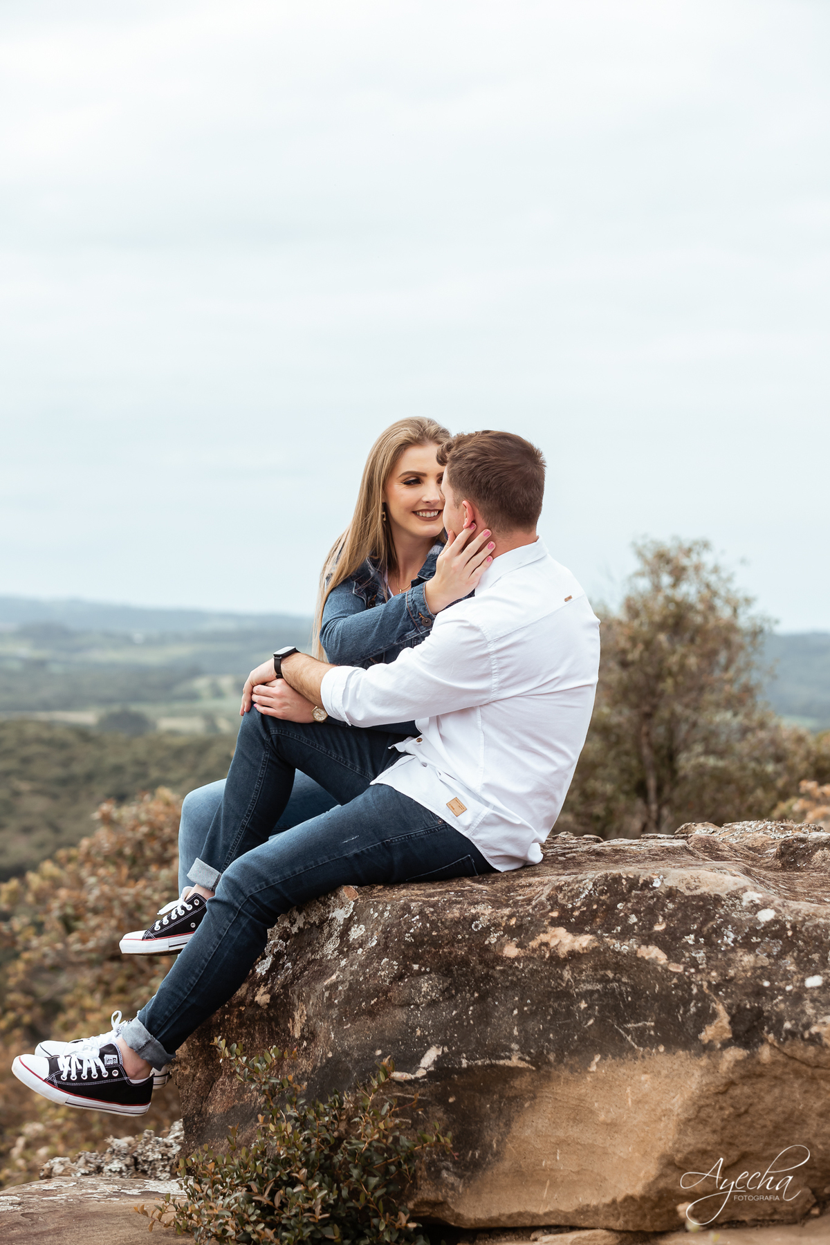 Ensaio pre wedding; ensaio de casal; ensaios curitiba; fotografos de casamento; fotografia de casamento; vestido para ensaio fotográfico; recanto das pedras fotos; fotografos curitiba; melhores fotografos de casamento curitiba; top 10 fotografos; 