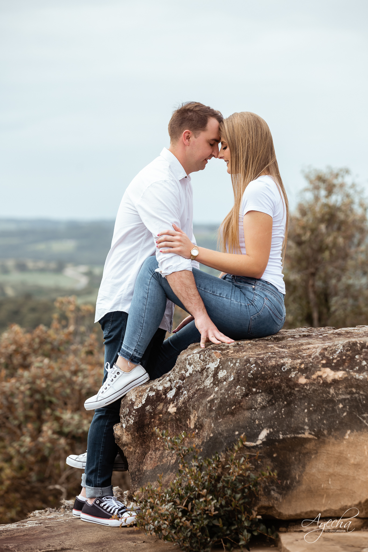 Ensaio pre wedding; ensaio de casal; ensaios curitiba; fotografos de casamento; fotografia de casamento; vestido para ensaio fotográfico; recanto das pedras fotos; fotografos curitiba; melhores fotografos de casamento curitiba; top 10 fotografos; 