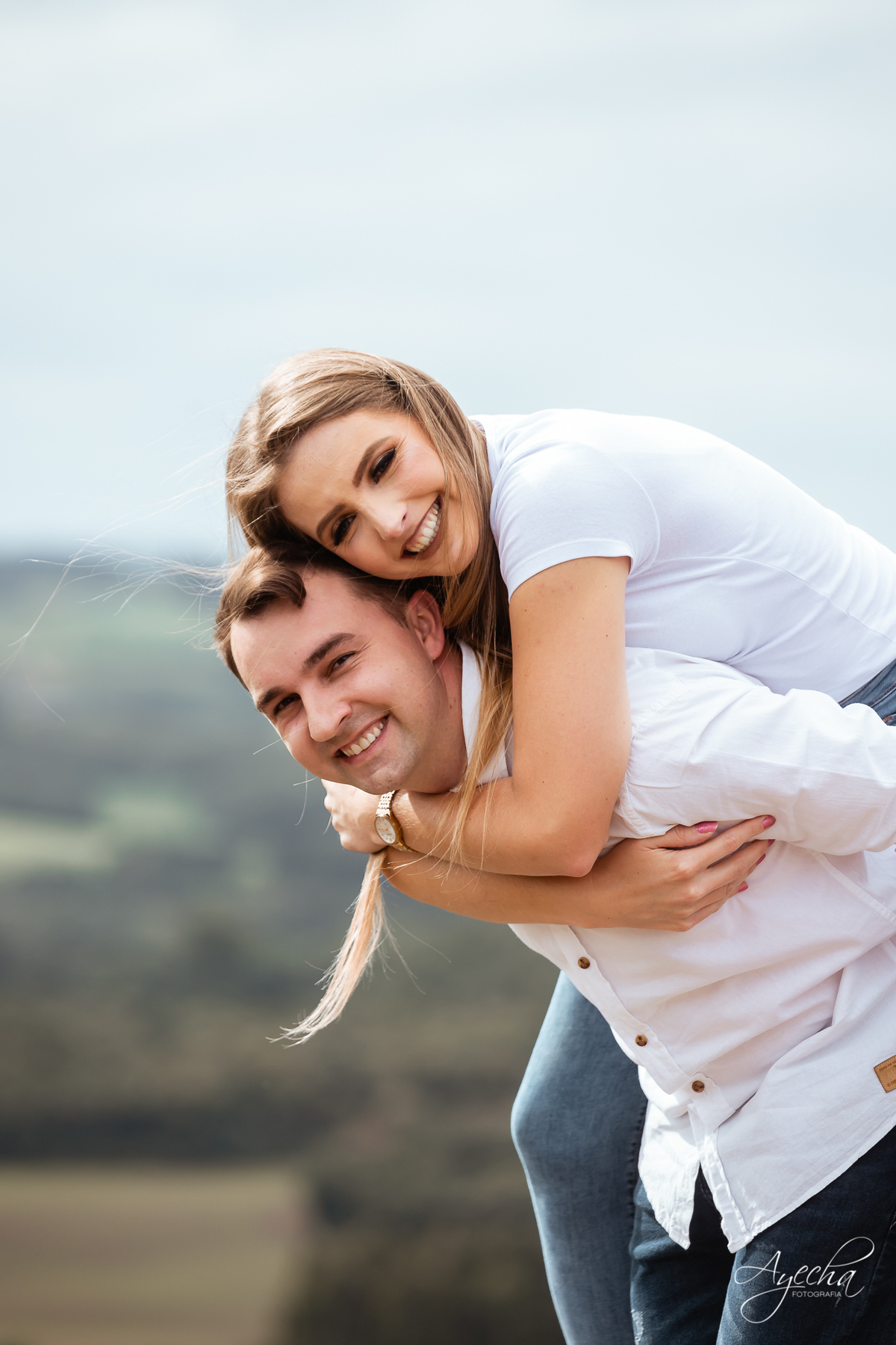 Ensaio pre wedding; ensaio de casal; ensaios curitiba; fotografos de casamento; fotografia de casamento; vestido para ensaio fotográfico; recanto das pedras fotos; fotografos curitiba; melhores fotografos de casamento curitiba; top 10 fotografos; 