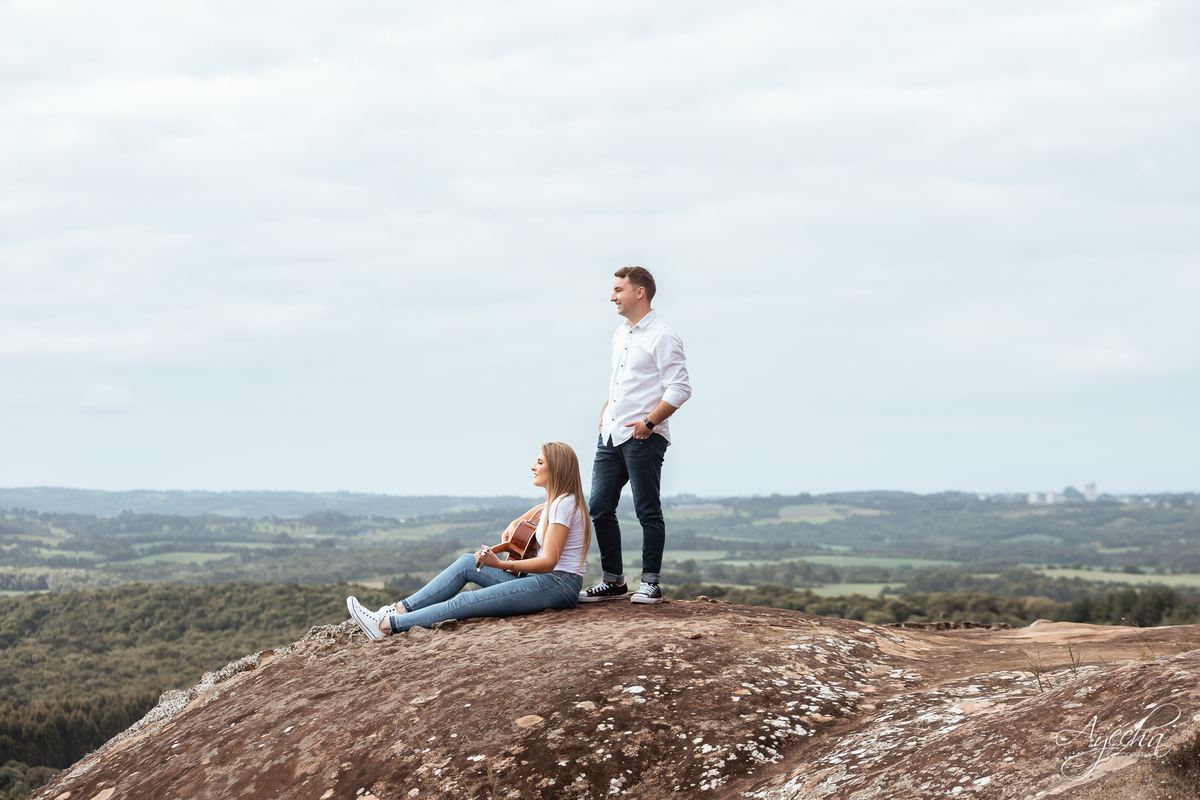 Ensaio pre wedding; ensaio de casal; ensaios curitiba; fotografos de casamento; fotografia de casamento; vestido para ensaio fotográfico; recanto das pedras fotos; fotografos curitiba; melhores fotografos de casamento curitiba; top 10 fotografos; 