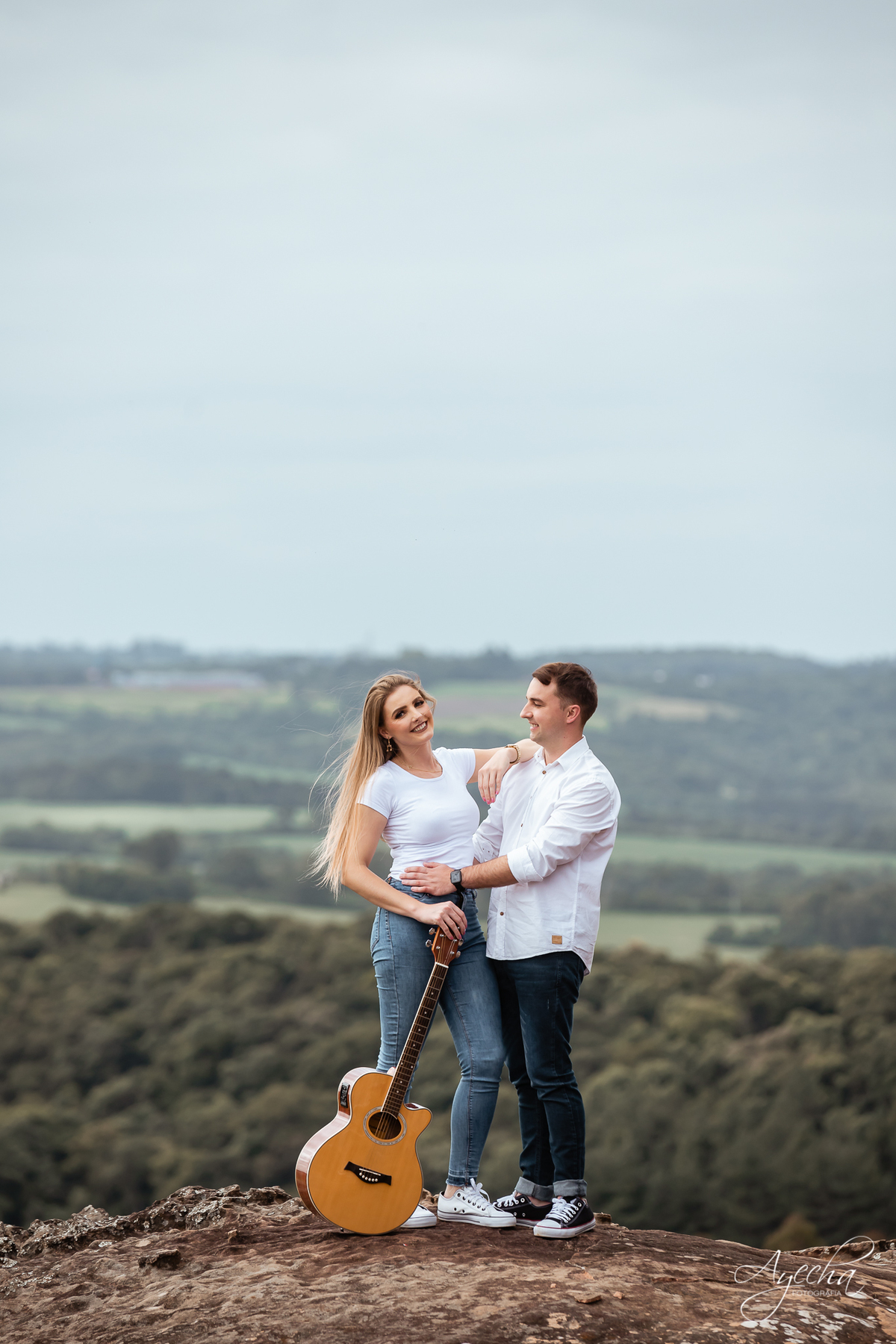 Ensaio pre wedding; ensaio de casal; ensaios curitiba; fotografos de casamento; fotografia de casamento; vestido para ensaio fotográfico; recanto das pedras fotos; fotografos curitiba; melhores fotografos de casamento curitiba; top 10 fotografos; 