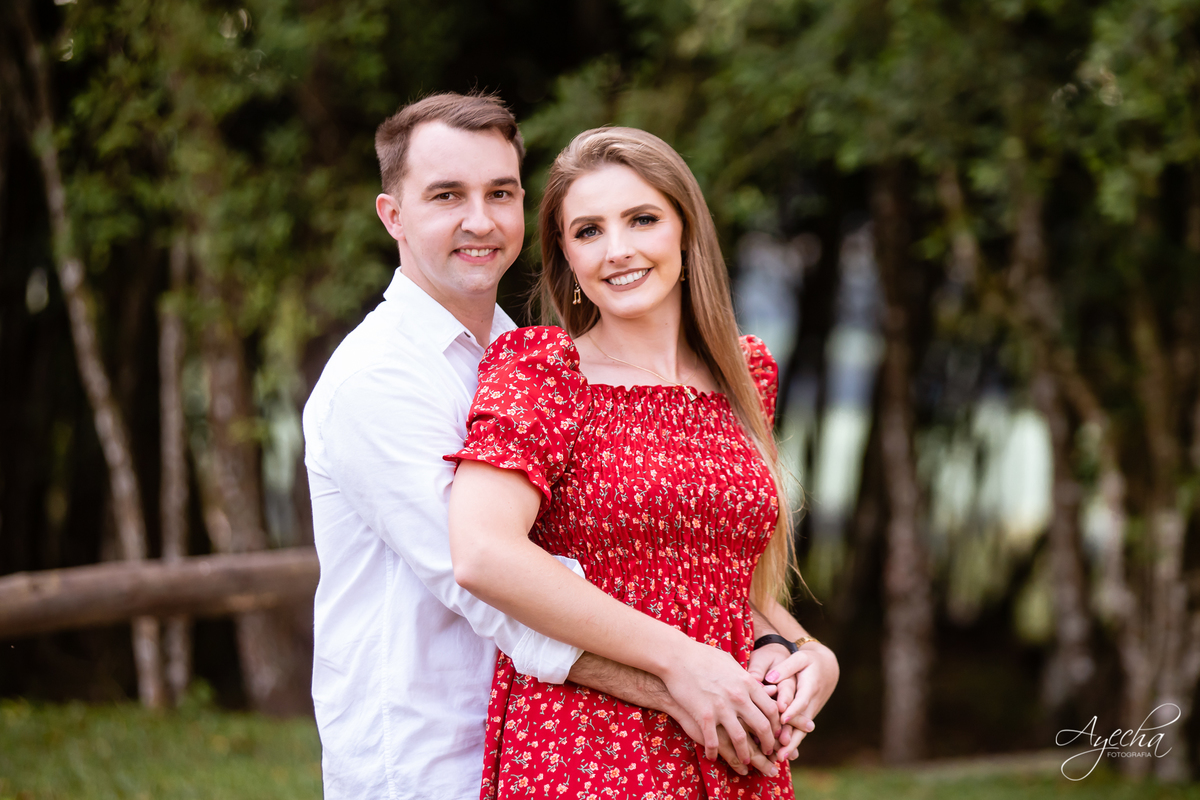 Ensaio pre wedding; ensaio de casal; ensaios curitiba; fotografos de casamento; fotografia de casamento; vestido para ensaio fotográfico; recanto das pedras fotos; fotografos curitiba; melhores fotografos de casamento curitiba; top 10 fotografos; 